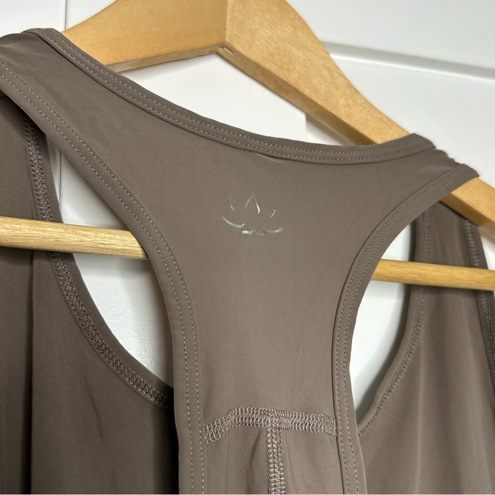 Beyond Yoga Powerbeyond Lite Resilient Tank XL Dune brown athletic loose tan - Picture 4 of 7